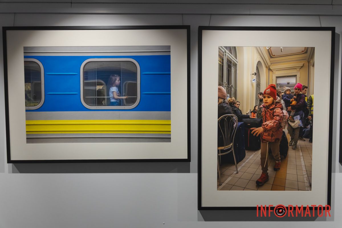 В Днепр прибыл художественный поезд с работами известного американского мецената Говарда Баффета 28