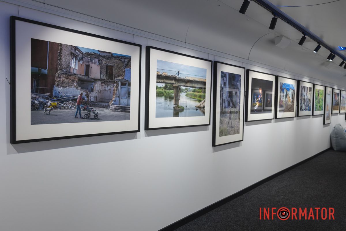 В Днепр прибыл художественный поезд с работами известного американского мецената Говарда Баффета 31