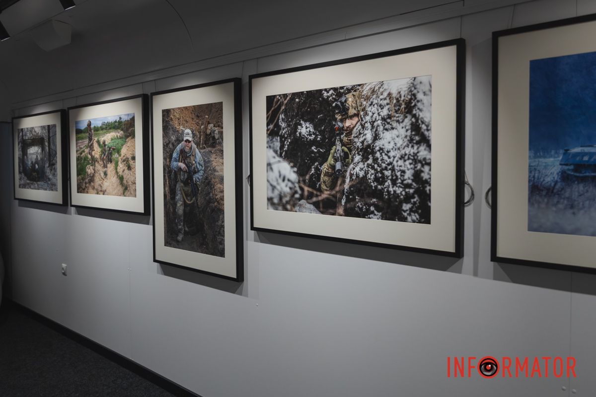 В Днепр прибыл художественный поезд с работами известного американского мецената Говарда Баффета 39