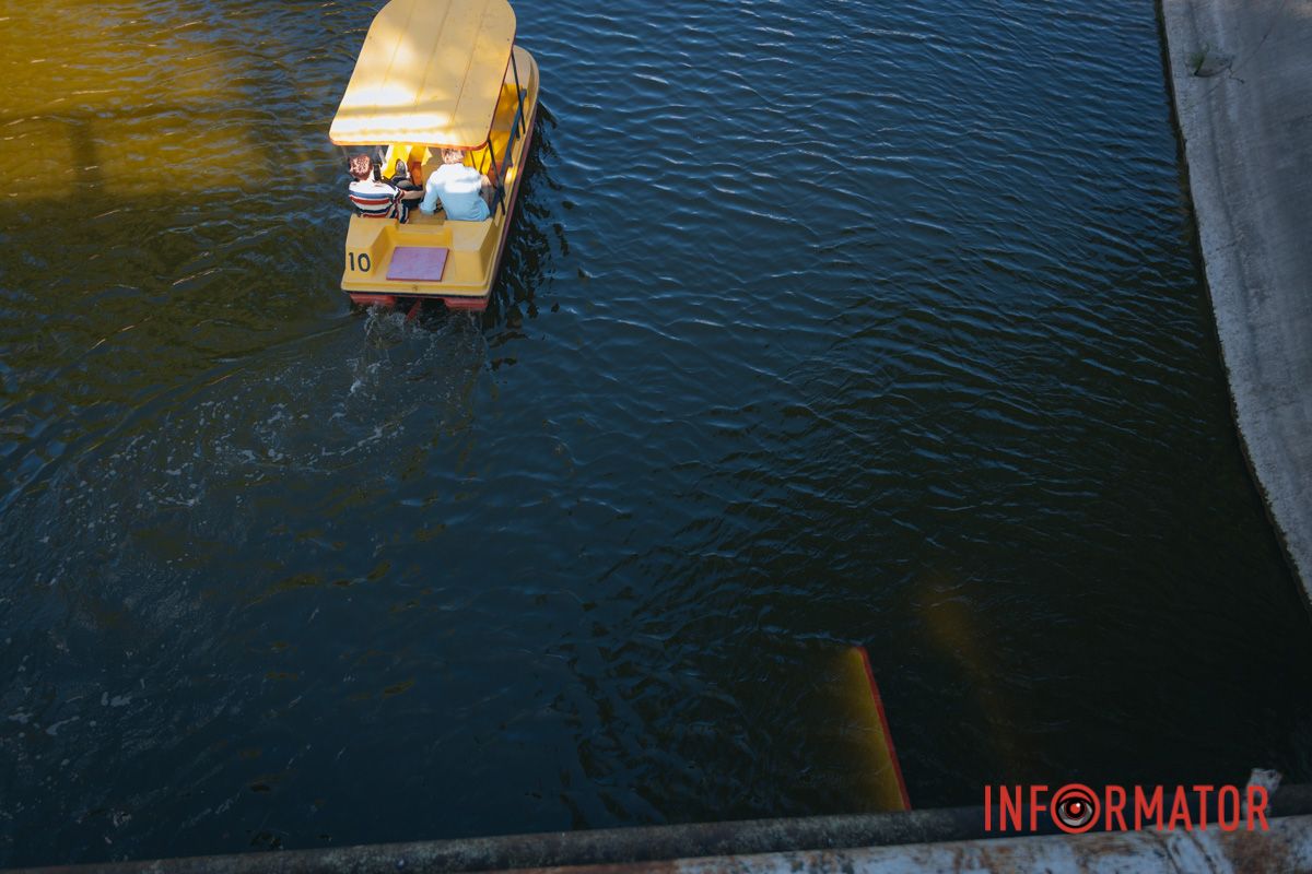 В Днепре утонул катамаран с пассажирами: что произошло в парке Глобы 9