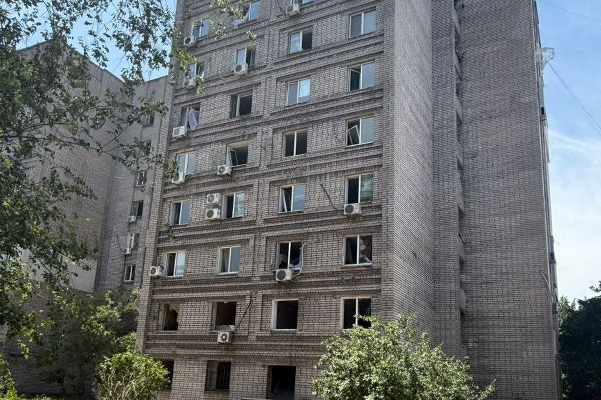 Пошкоджений гуртожиток у Дніпрі Щонайменше троє загиблих, серед постраждалих – діти: Лисак та Філатов сповістили про наслідки ракетної атаки на Дніпро та Самар 6