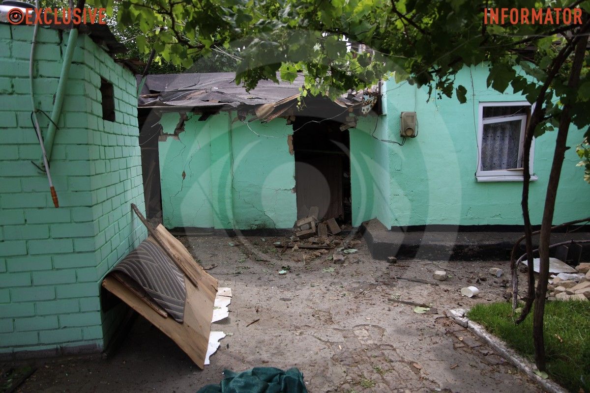 Последствия атаки в частном секторе Трагический день в Днепре: как по городу выглядят локации, изуродованные от «прилетов» 15