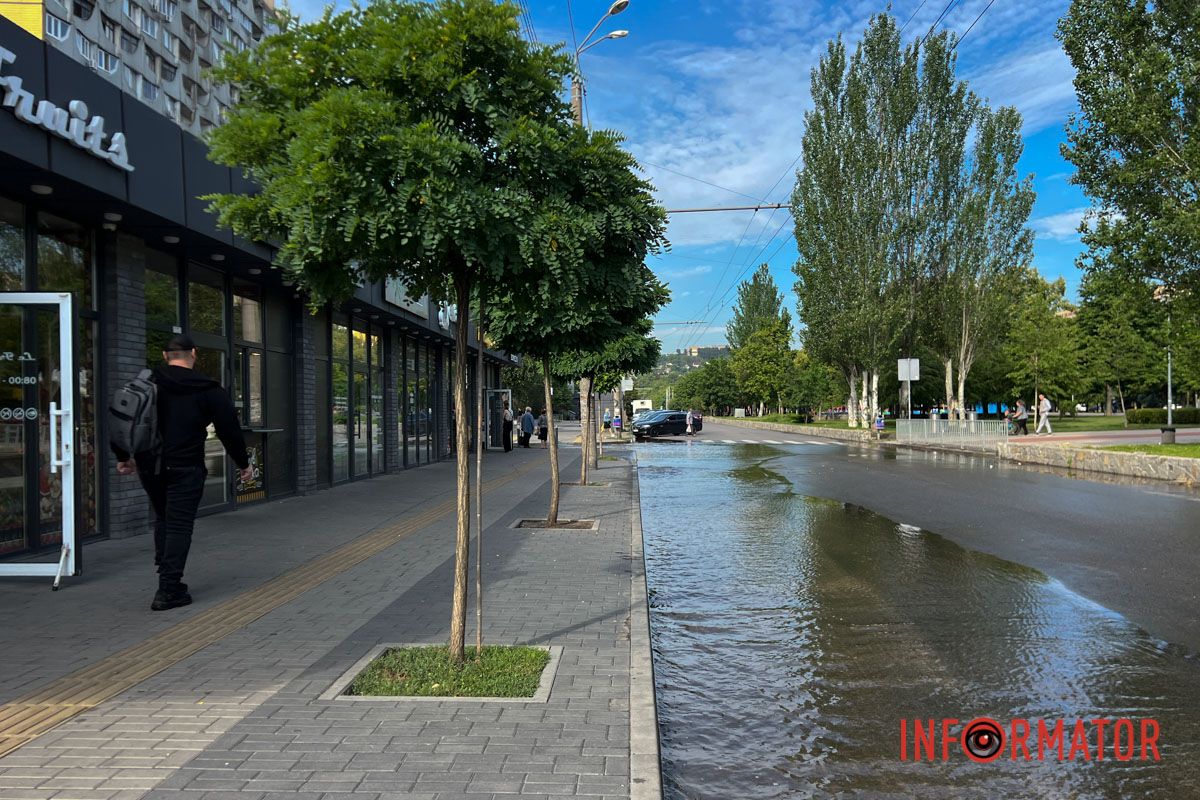У Дніпрі на Перемозі вулиці перетворилися на ріки: частина мешканців міста залишилася без води 4