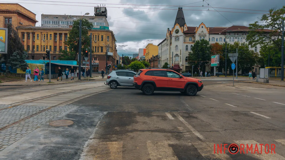 У Дніпрі відновили рух на перехресті проспекту Яворницького та вулиці Короленка