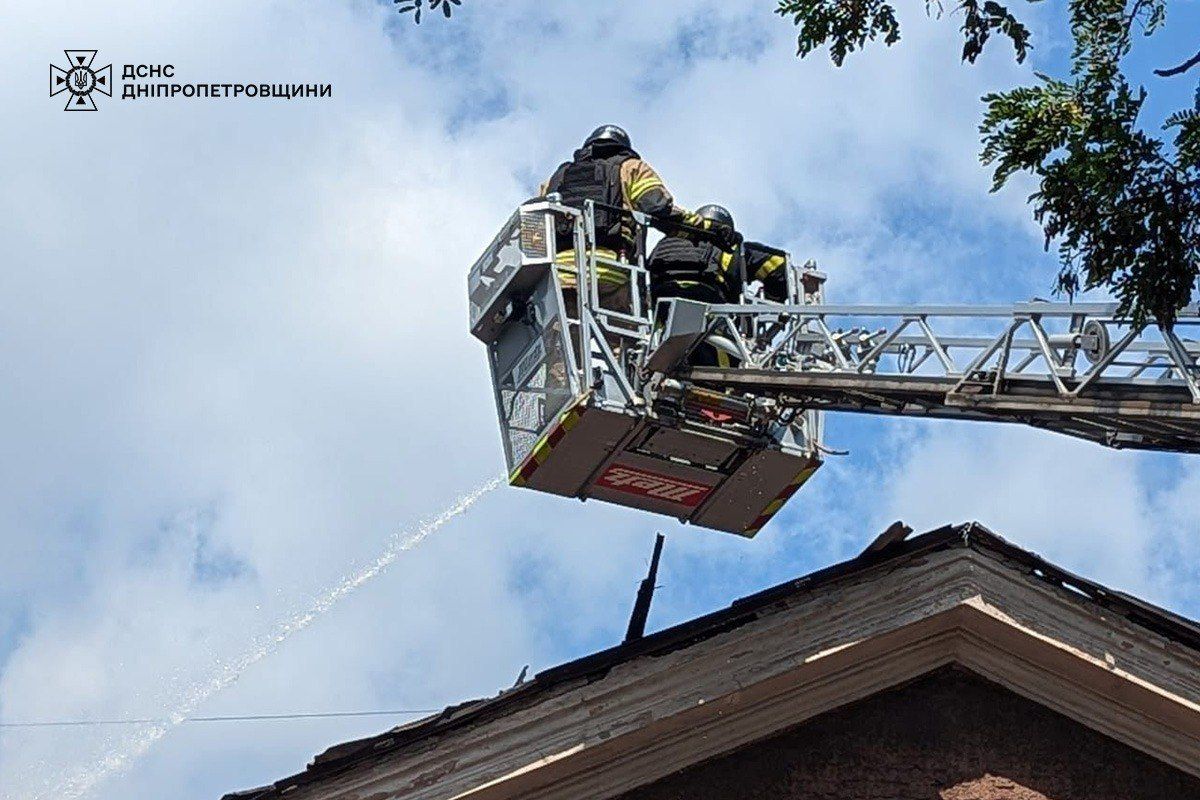 Ворог спрямував БпЛА Спрямували БпЛА по Кривому Рогу: рятувальники показали, як виглядає місце "прильоту" 2