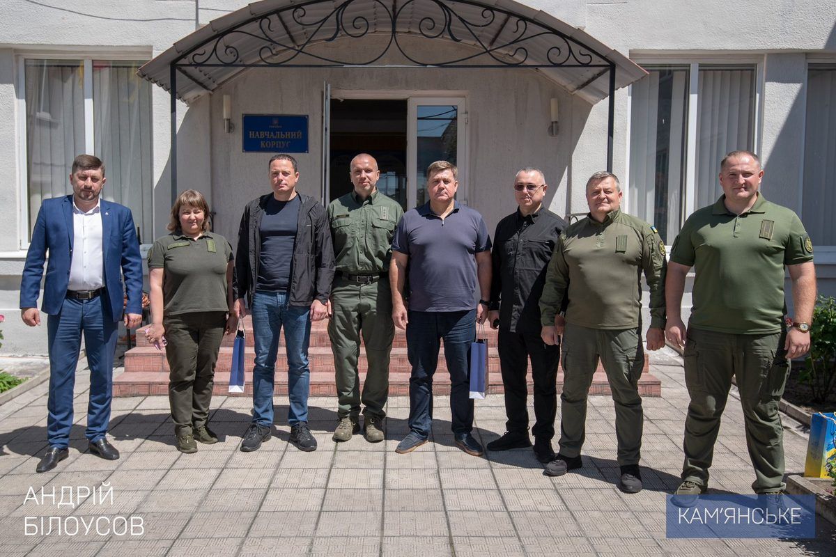 Зазначається, що академія розвивається, оновлюється та підвищує стандарти освіти і служби