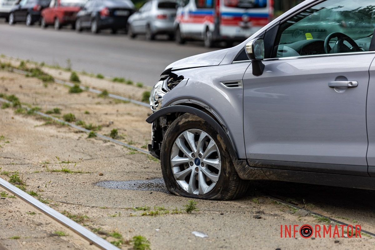 Попередньо, перед автівкою Ford почала різко гальмувати інша машина Попередньо, перед автівкою Ford почала різко гальмувати інша машина