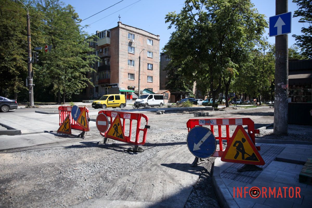 Движение по улице для машин еще перекрыто.