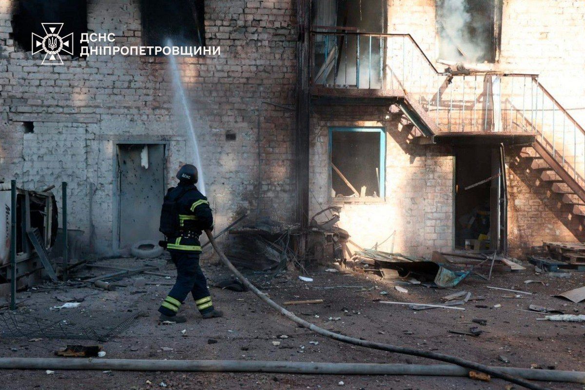 Пошкоджена цивільна інфраструктура Вечерні удари по Кривому Рогу: постраждалих вже 8, з’явилося з місць «прильотів» 2