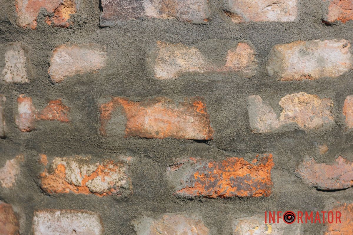 В демонтаже старой тумбы в сети обвинили коммунальщиков