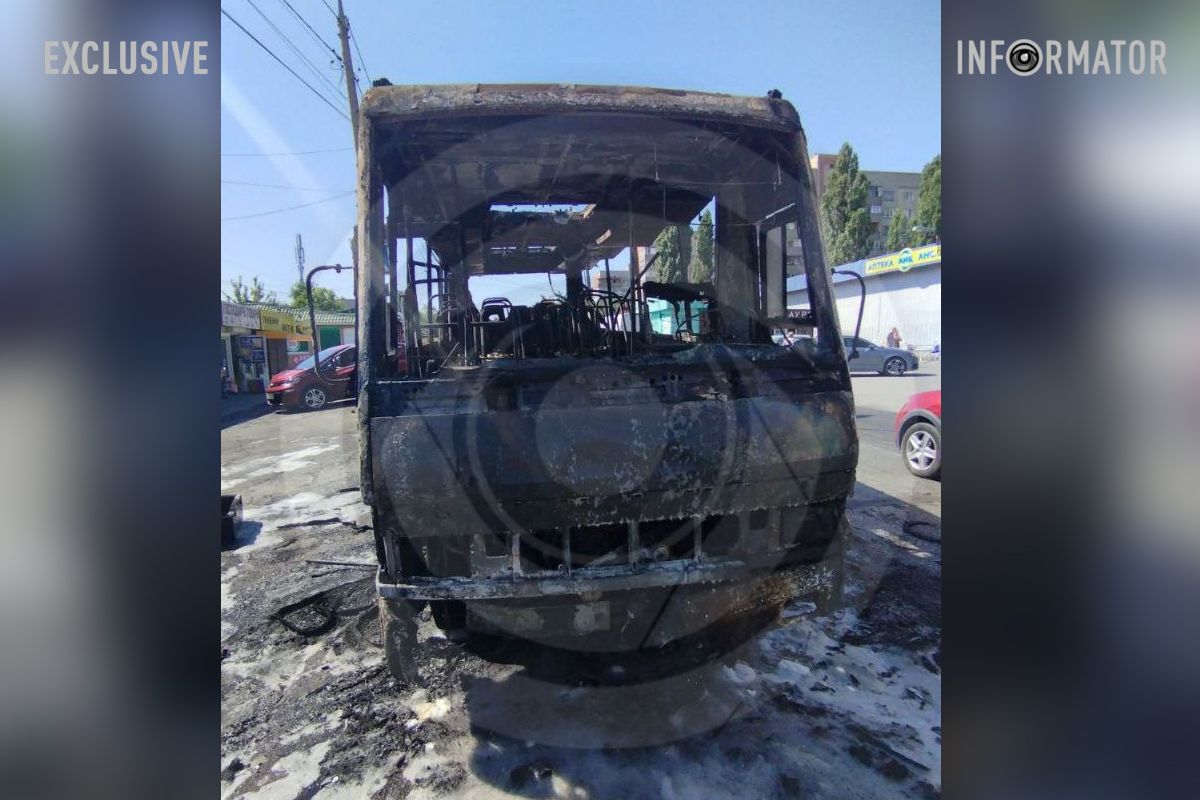 Водитель же успел выйти из транспортного средства