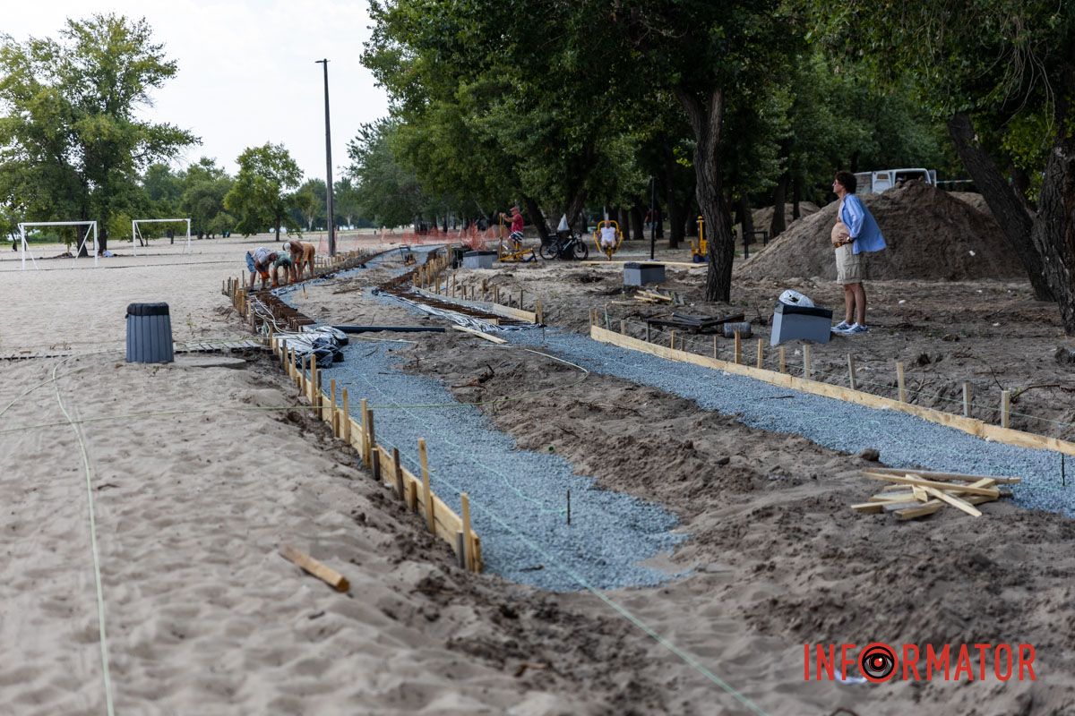 На пляже на Монастырском острове стартовали дорожные работы