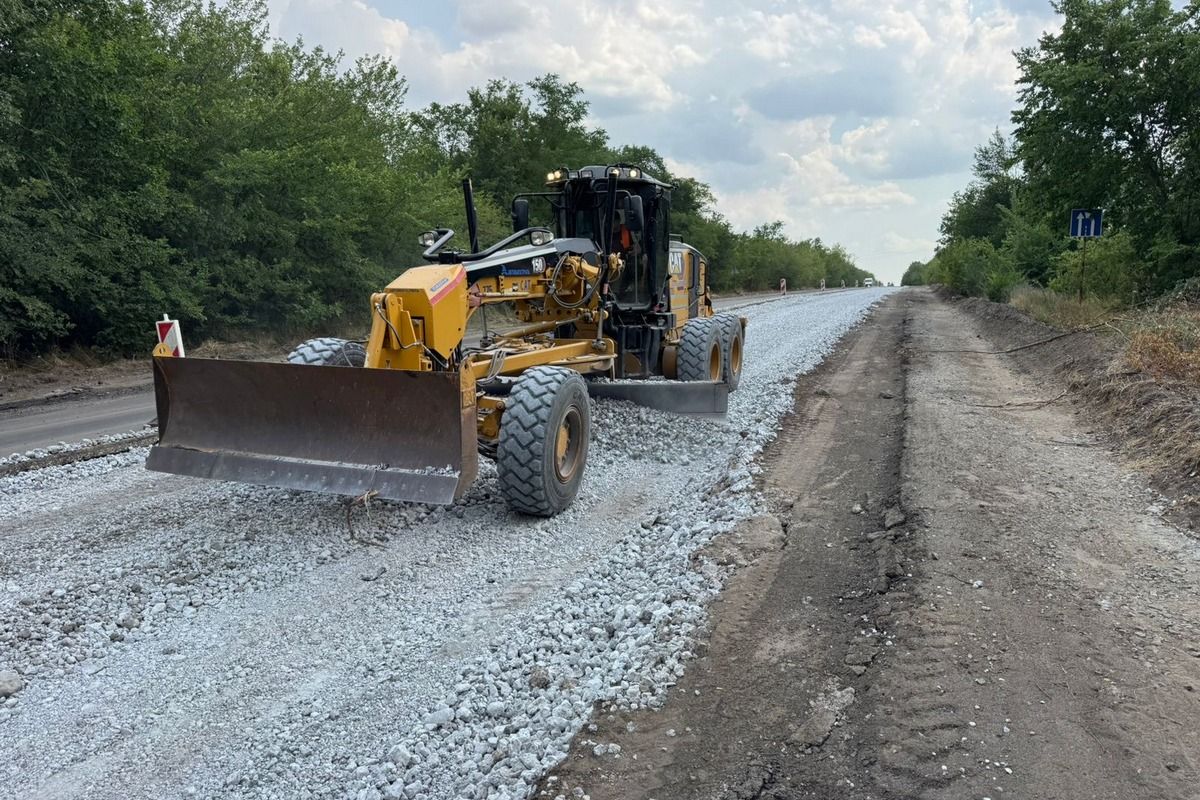 «Ці маршрути є критично важливими»: які дороги ремонтують у Дніпропетровській області 1