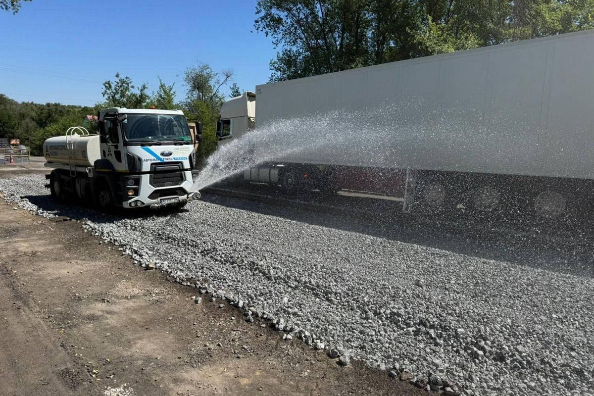 «Ці маршрути є критично важливими»: які дороги ремонтують у Дніпропетровській області 2