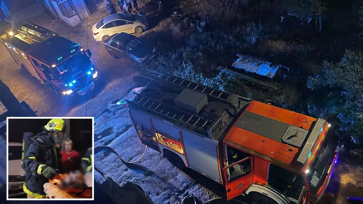 В Кривом Роге из горящей квартиры спасатели вынесли мужчину без сознания