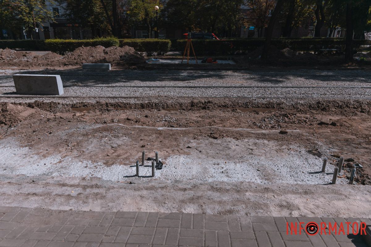 Работы начали с возведения 35-метровых платформ Работы начали с возведения 35-метровых платформ