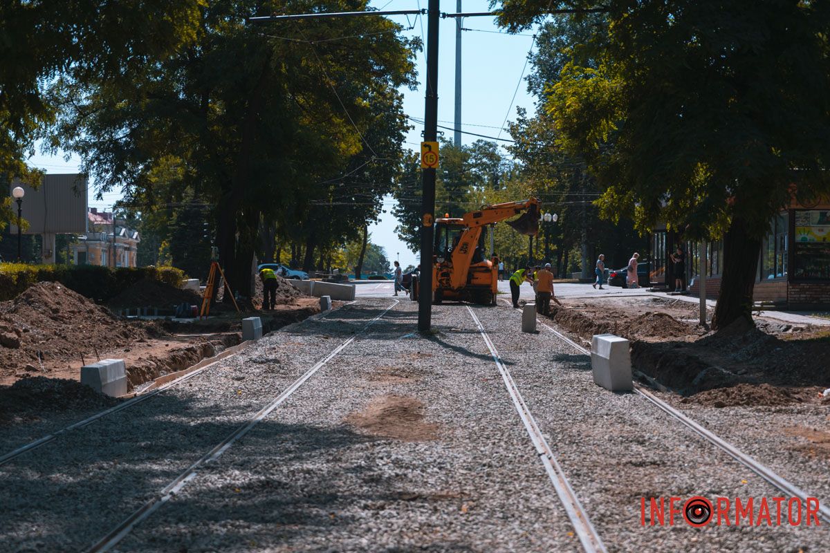 Уложат тактильную плитку, будут предусмотрены места для колесных кресел. Уложат тактильную плитку, будут предусмотрены места для колесных кресел.