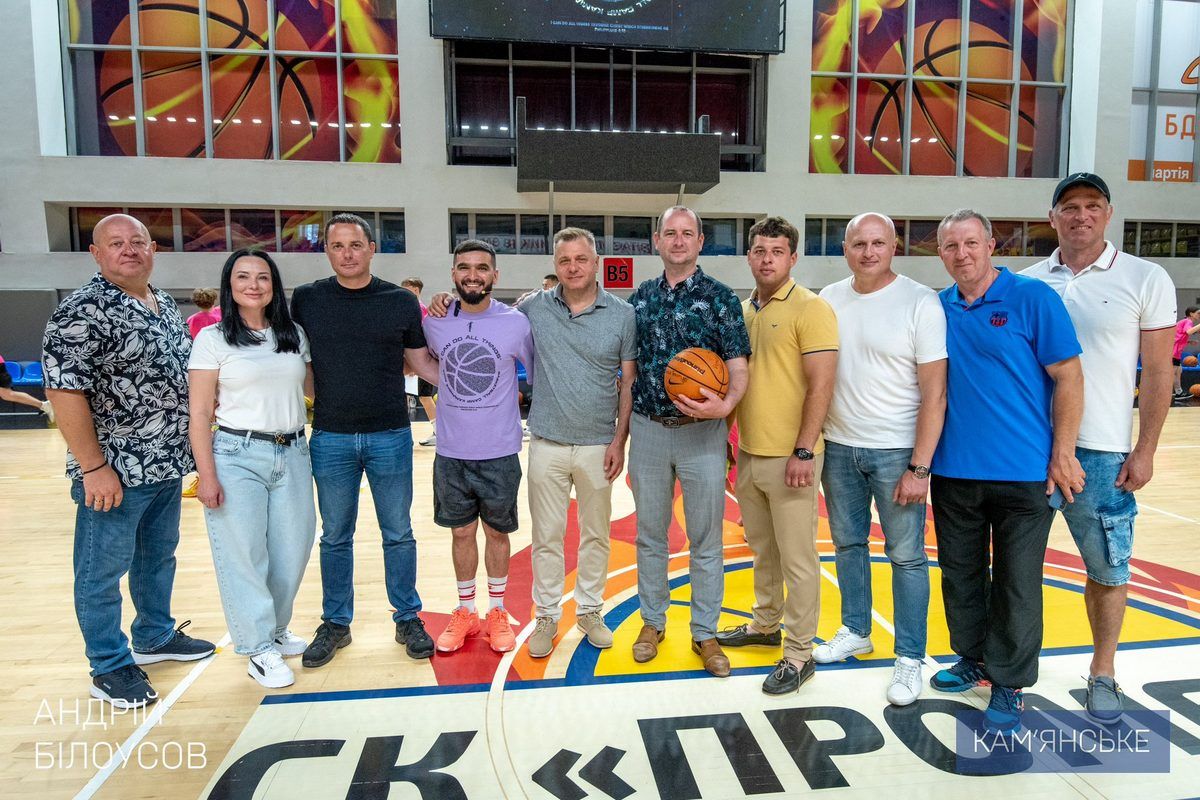 Они открывали для себя мир баскетбола, учились командной игре, дисциплине и взаимной поддержке.