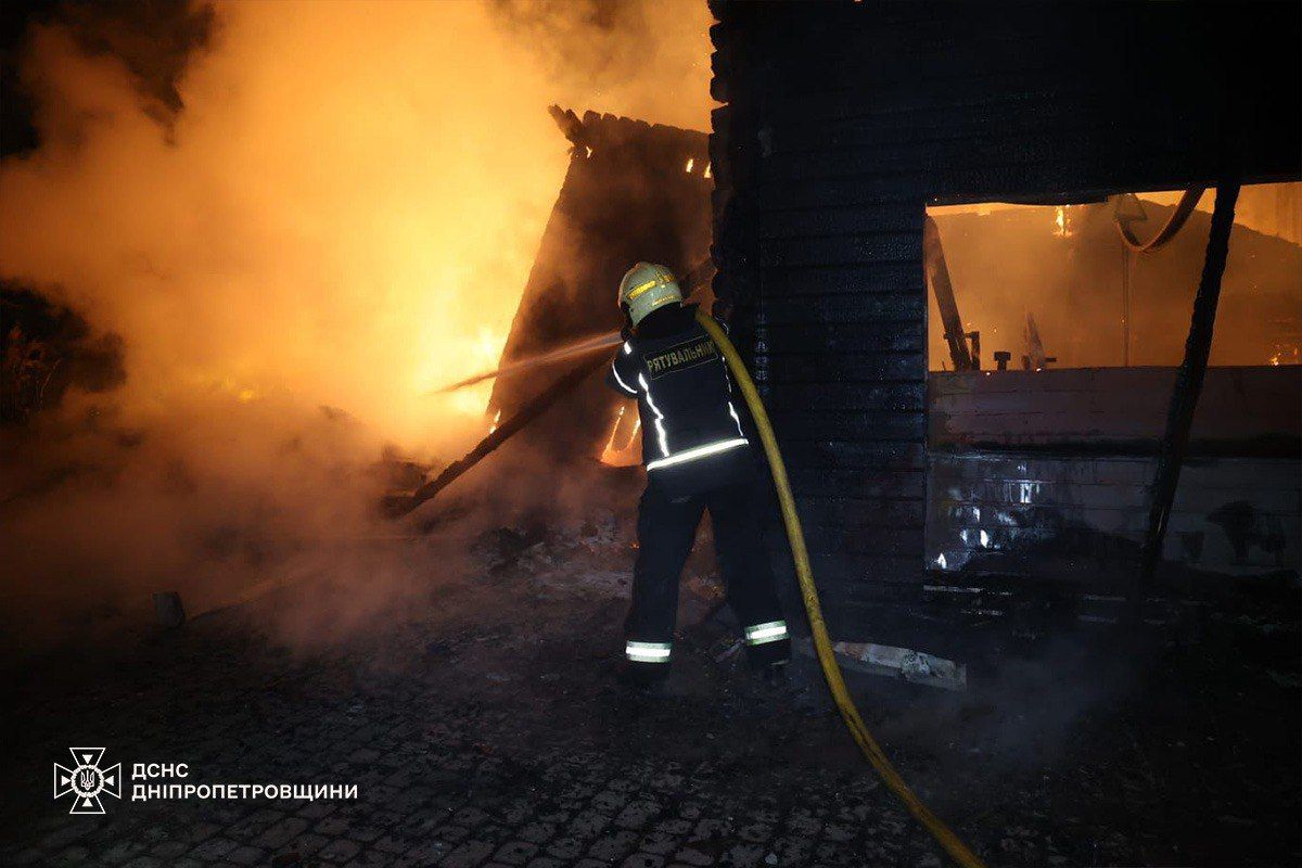 Из-за атаки возник пожар Из-за атаки возник пожар