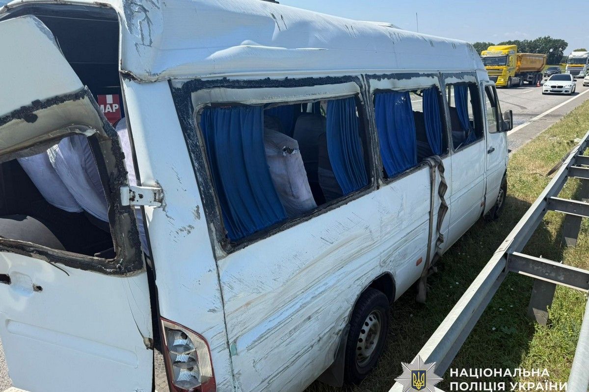 15 июля, около 10:45, в Самаровском районе произошла авария 15 июля, около 10:45, в Самаровском районе произошла авария