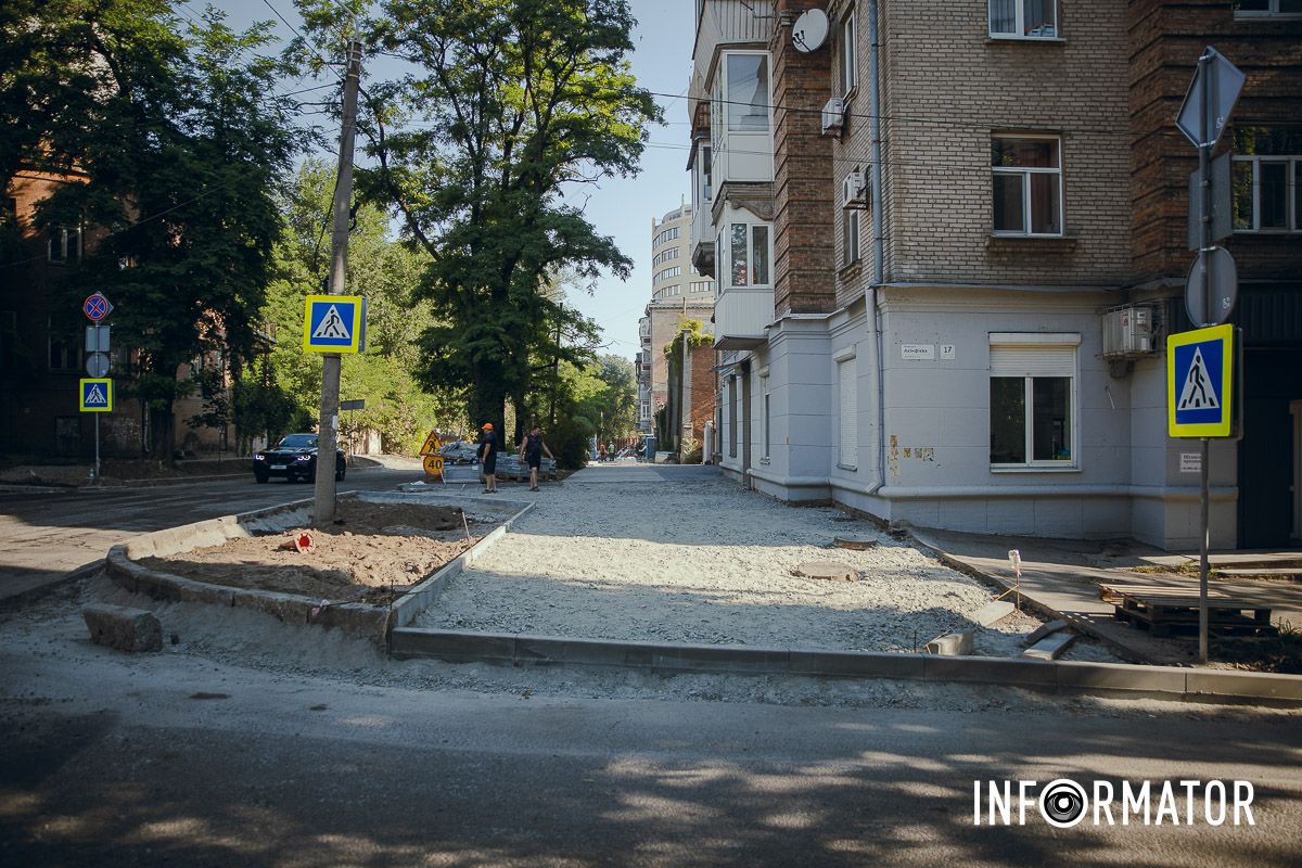 Продолжается ремонт на Муслима Магомаева Продолжается ремонт на Муслима Магомаева