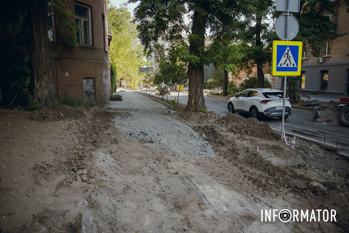 На этом участке также был демонтирован старый асфальт В Днепре на Муслима Магомаева начали класть новый асфальт 9