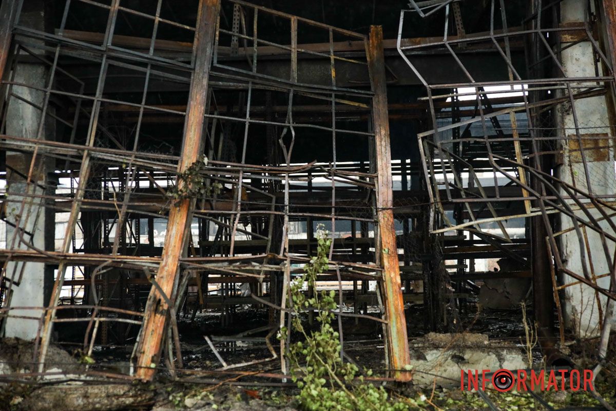 Информатор побывал на месте "шахматной" атаки Ночная атака по Днепру беспилотниками 17 июля: фоторепортаж Информатора 13