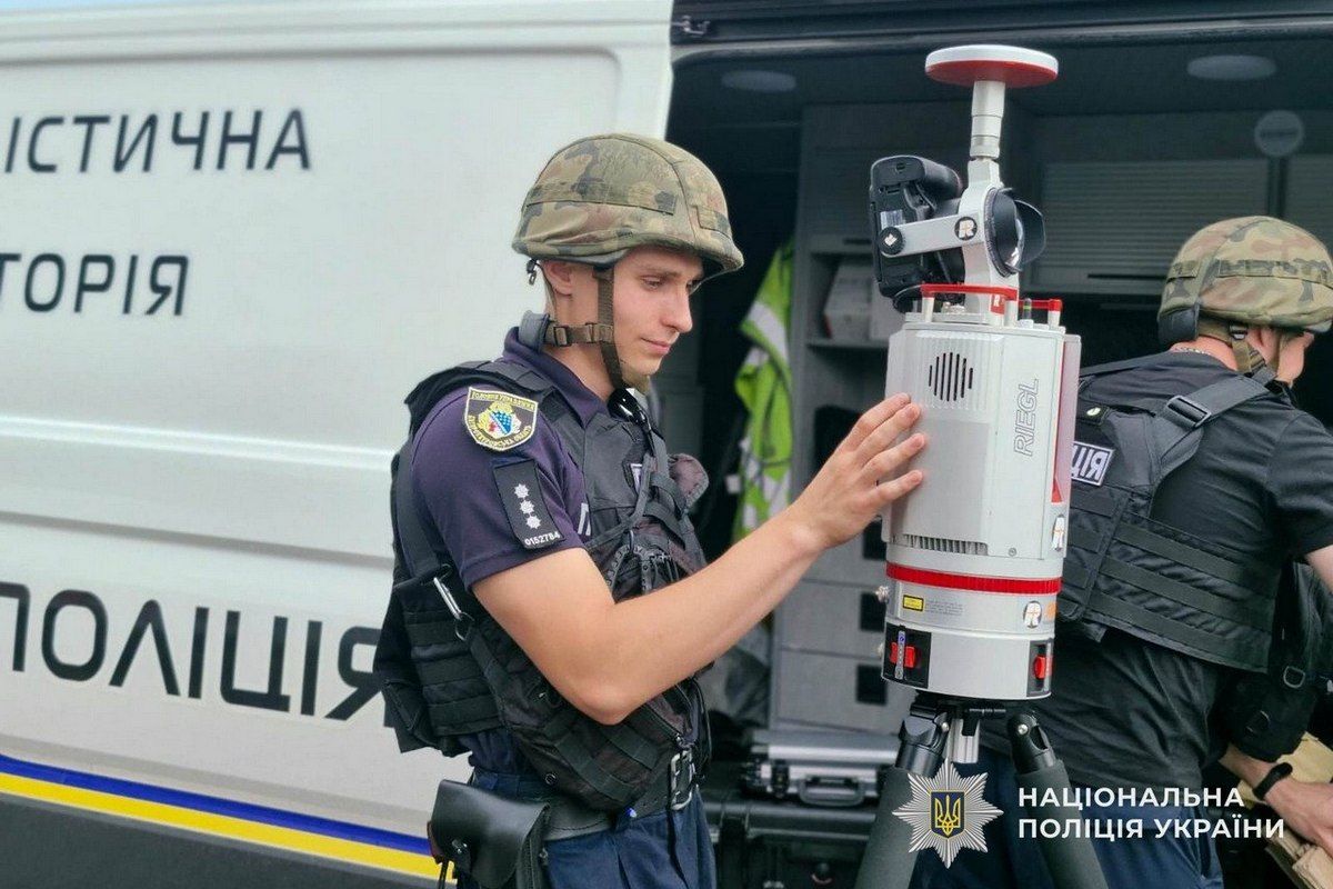 На місці розгорнули оперативний штаб Двоє загиблих: у Кам’янському районі зросла кількість постраждалих через «прильоти», пошкоджена школа 2