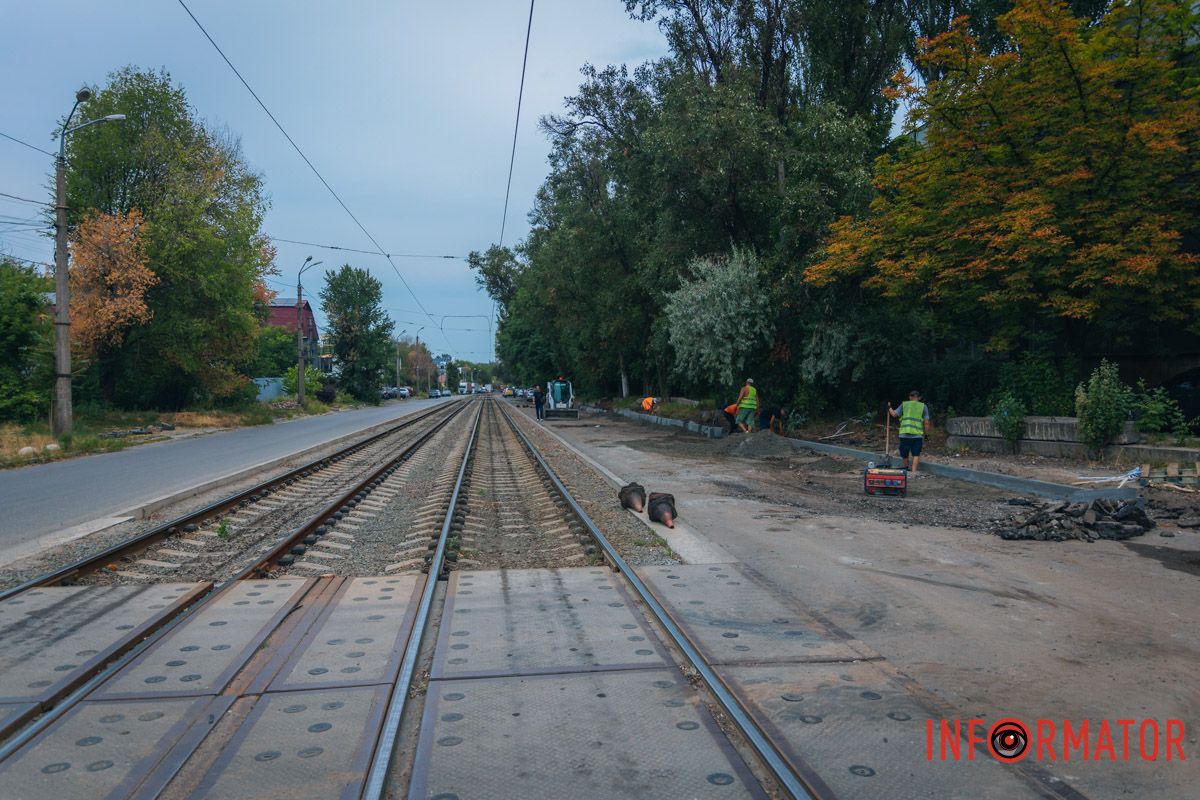 В Днепре на Николая Руденко продолжаются работы по обновлению километра дороги 7