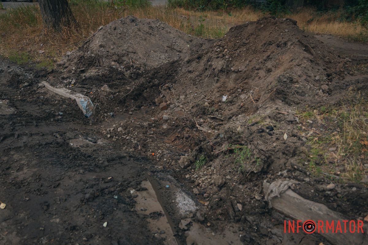 В Днепре на Николая Руденко продолжаются работы по обновлению километра дороги 15