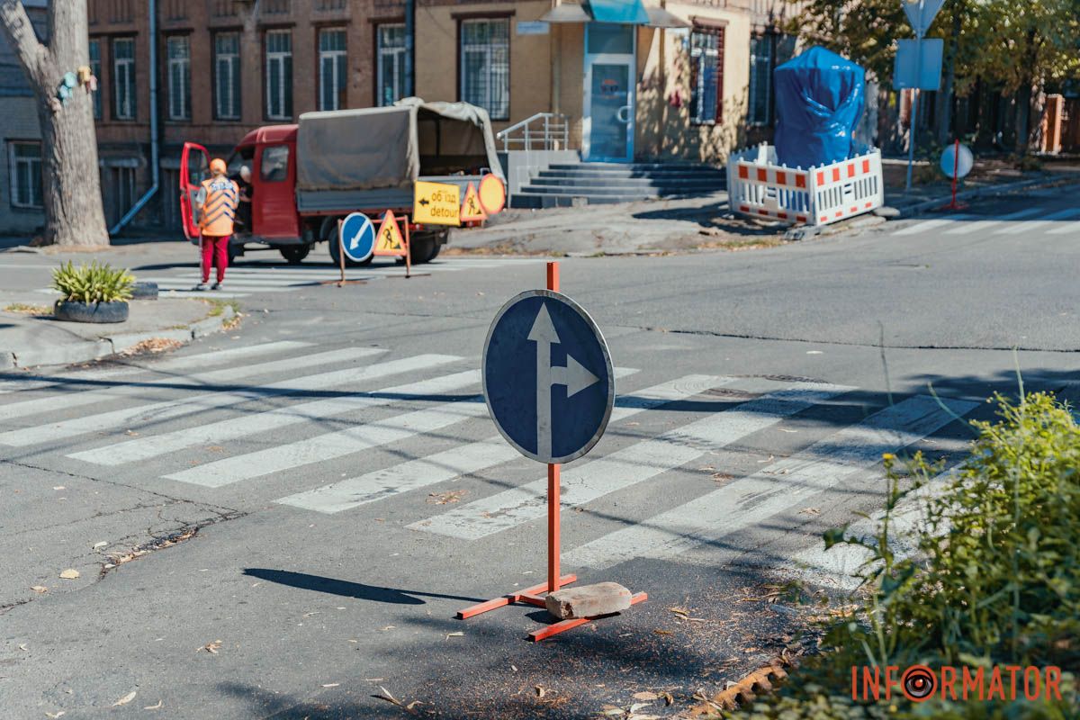 Причина перекриття — видалення аварійних дерев У Дніпрі перекрили вулицю Паторжинського: строки та причина 3
