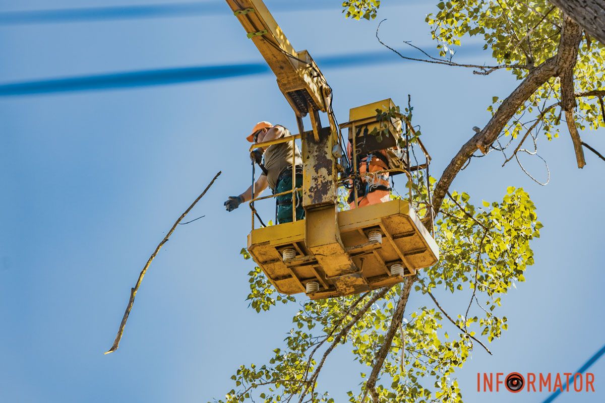 Комунальники працюють У Дніпрі перекрили вулицю Паторжинського: строки та причина 9