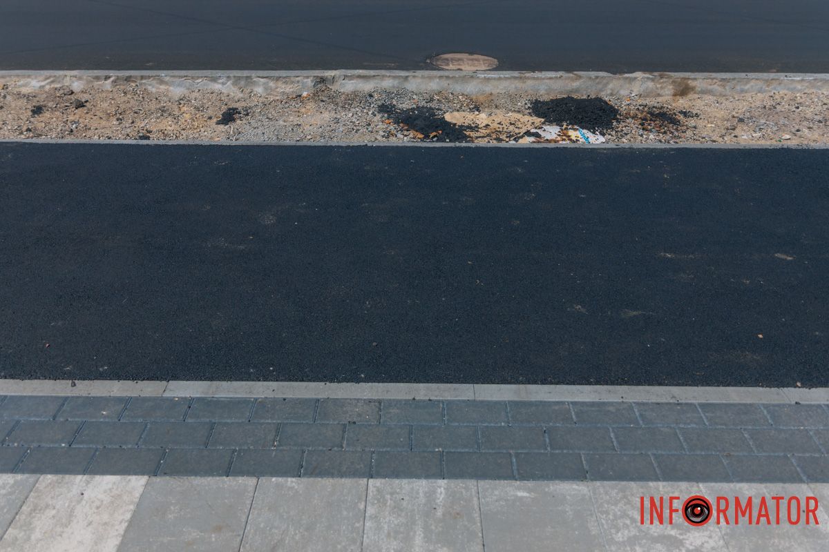 Новый тротуар и велодорожка: в Днепре обновили бульвар на Яворницкого 5