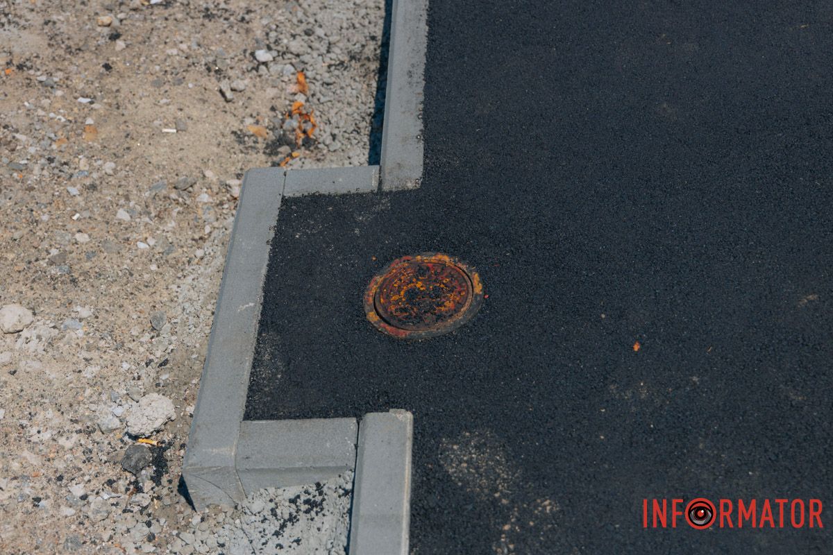 Новый тротуар и велодорожка: в Днепре обновили бульвар на Яворницкого 11