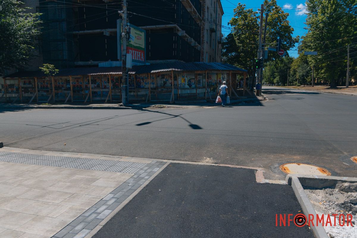 Новый тротуар и велодорожка: в Днепре обновили бульвар на Яворницкого 12