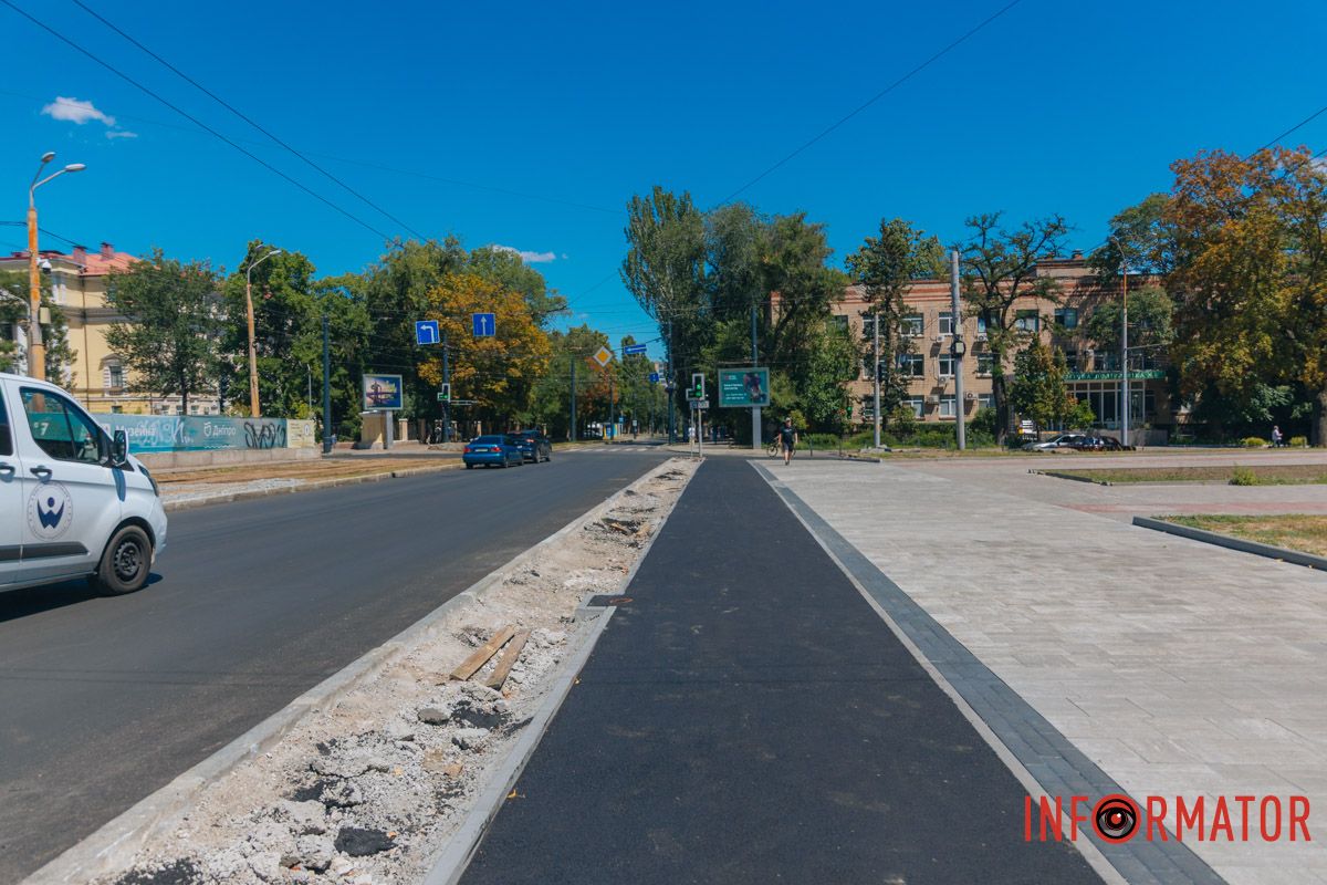 Новый тротуар и велодорожка: в Днепре обновили бульвар на Яворницкого 14