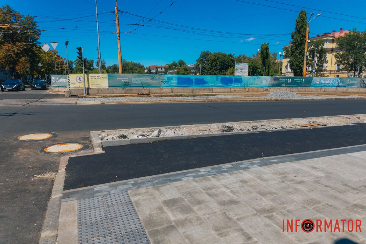 Новый тротуар и велодорожка: в Днепре обновили бульвар на Яворницкого 15