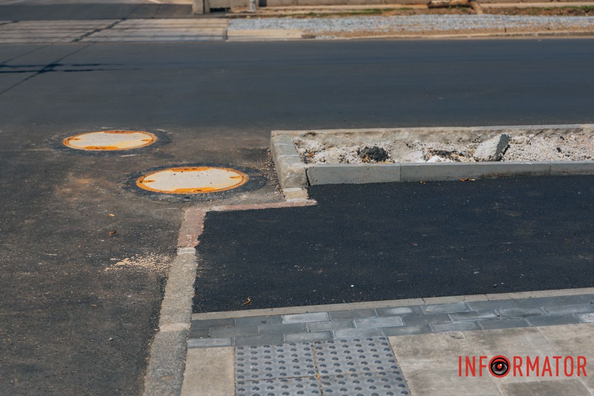 Новый тротуар и велодорожка: в Днепре обновили бульвар на Яворницкого 16