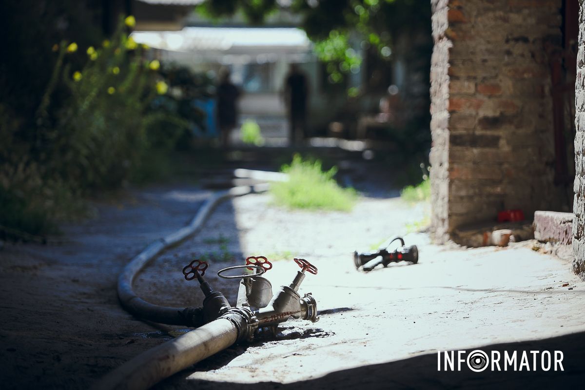 Попередньо, є один постраждалий Стовп чорного диму у центрі Дніпра: що відомо про пожежу на Короленка 6