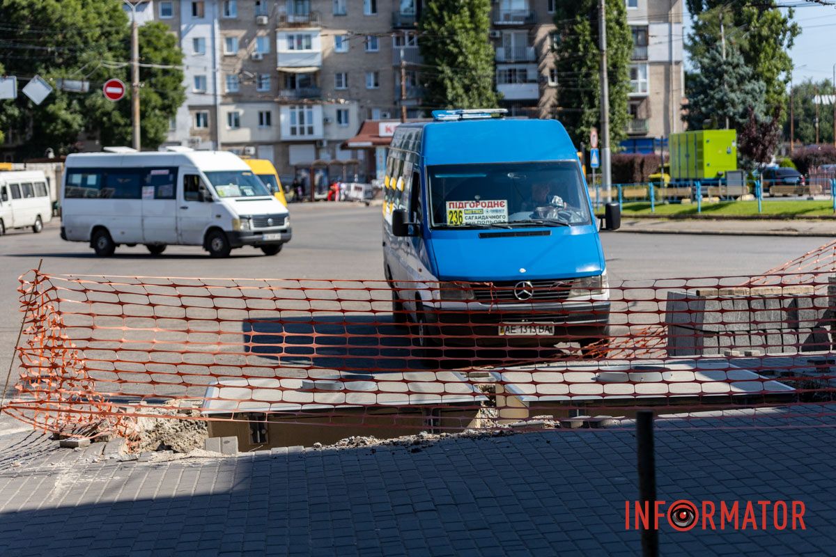 За эти деньги подрядчик должен установить до конца года 19 контейнеров.
