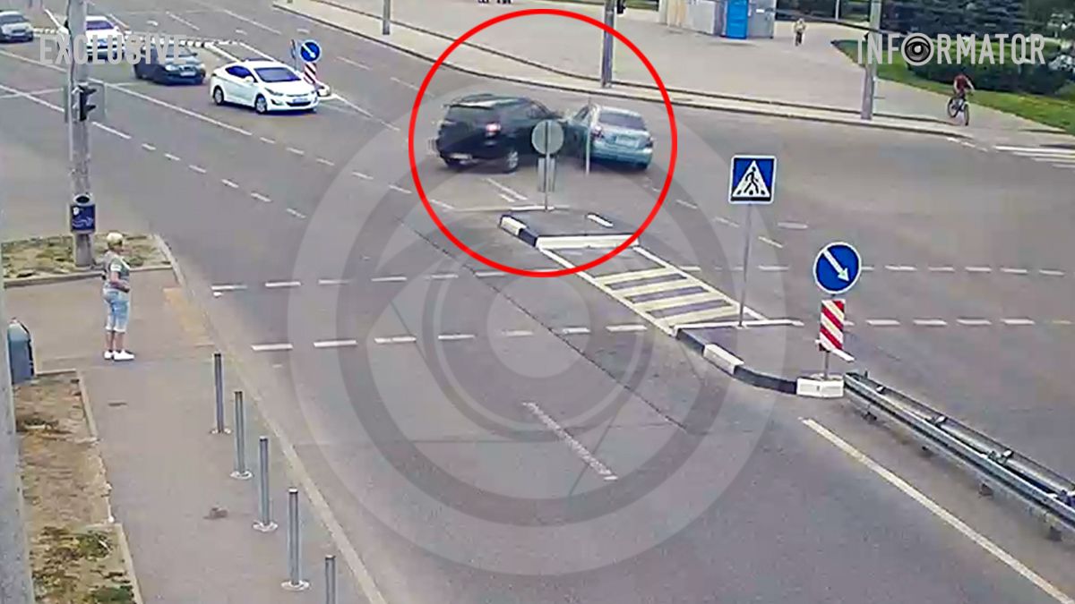 В Днепре на проспекте Героев столкнулись Chevrolet и Toyota, последняя задела Hyundai: видео момента ДТП