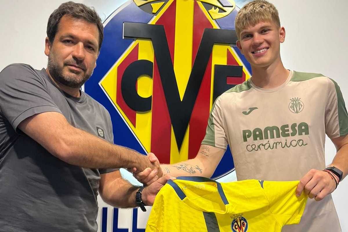 Кинарейкин перешел в испанский "Вильяреал" Кинарейкин перешел в испанский "Вильяреал"