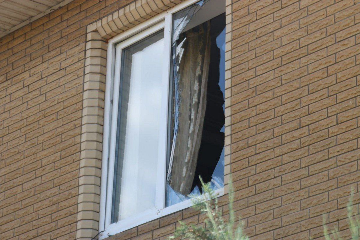 На місці працюють два штаби