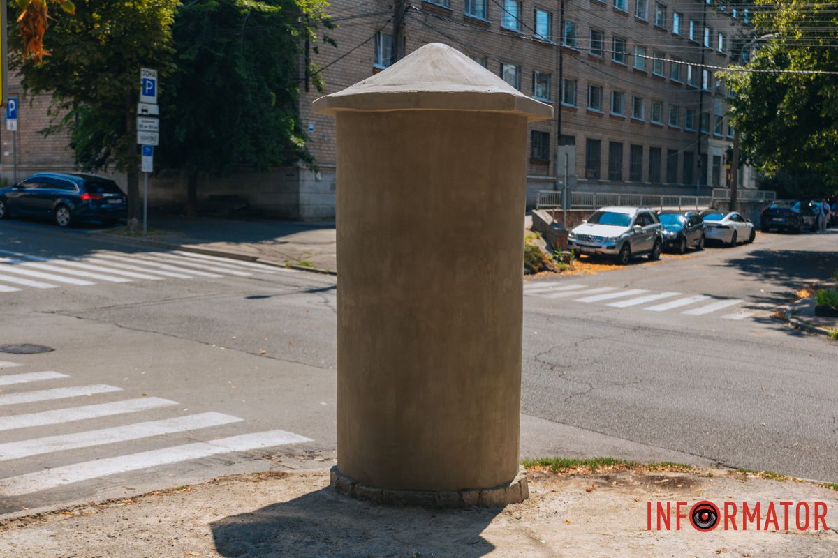 На місці демонтованої тумби встановили нову