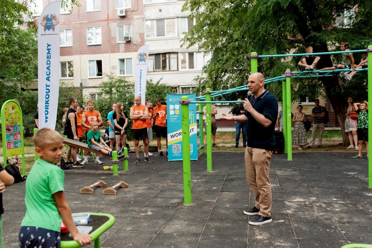 Дата его проведения совпала с коротким отпуском соучредителя академии Дениса Минина, защищающего Украину на фронте Дата его проведения совпала с коротким отпуском соучредителя академии Дениса Минина, защищающего Украину на фронте