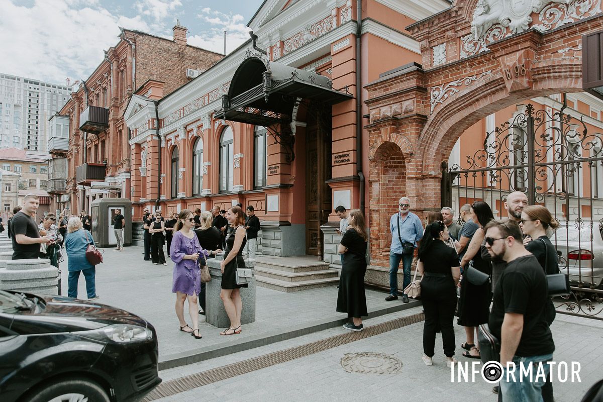 У Дніпрі попрощались із всесвітньовідомим фотографом Давидом Дубницьким, який загинув у ДТП 2