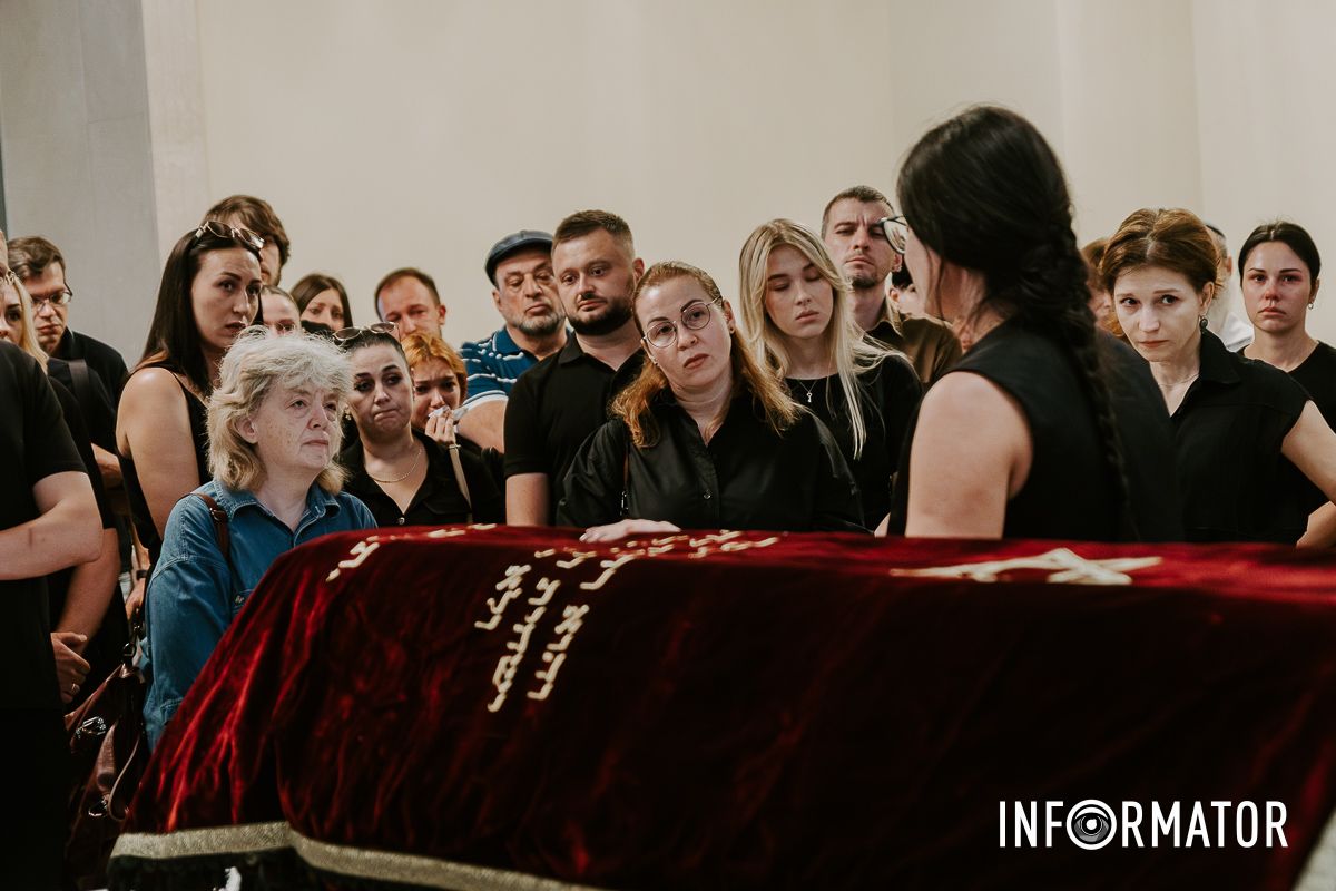 У Дніпрі попрощались із всесвітньовідомим фотографом Давидом Дубницьким, який загинув у ДТП 18