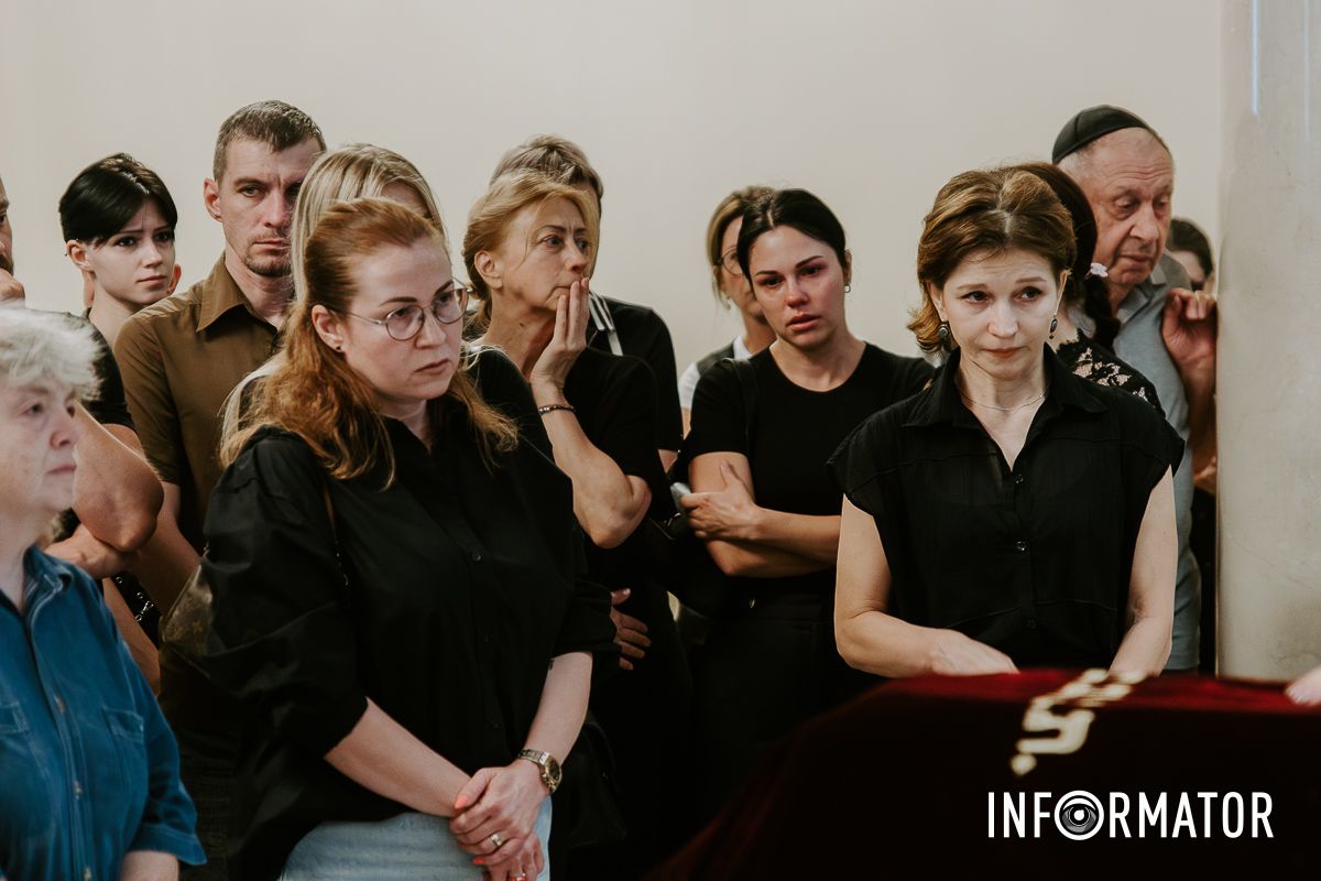 У Дніпрі попрощались із всесвітньовідомим фотографом Давидом Дубницьким, який загинув у ДТП 22