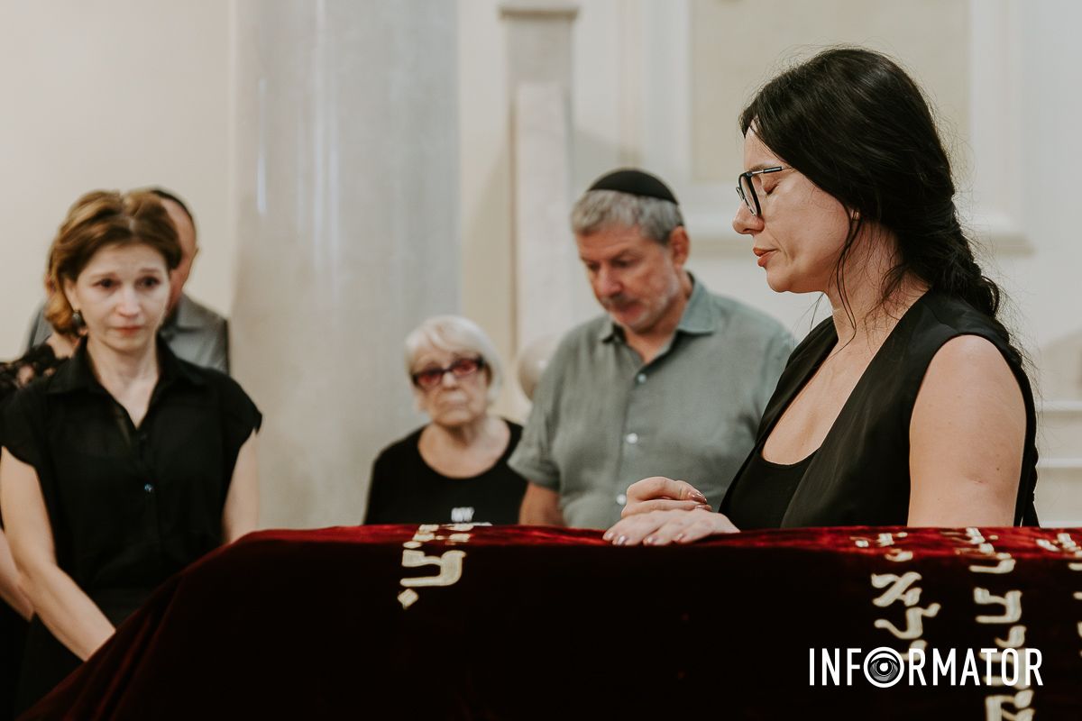 У Дніпрі попрощались із всесвітньовідомим фотографом Давидом Дубницьким, який загинув у ДТП 23