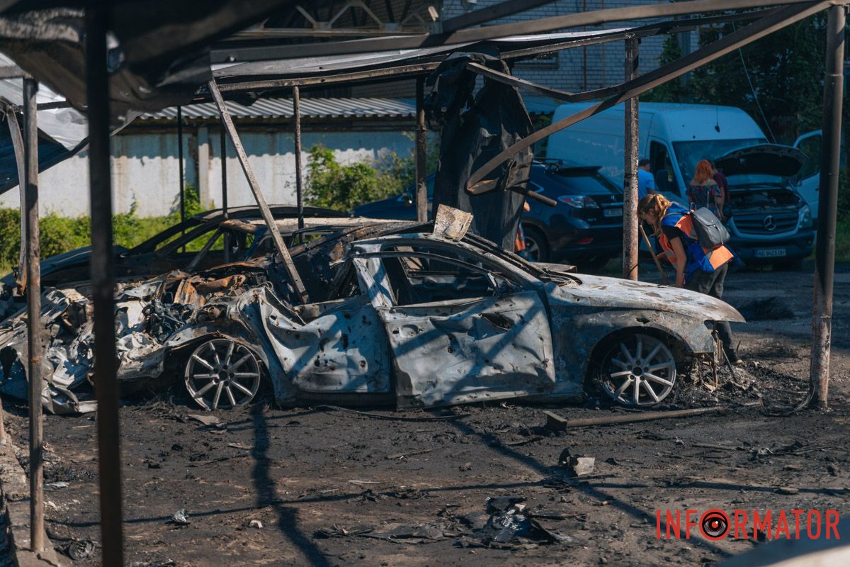 Інформатор зафіксував злочини рф Знищені авто, потрощений 26-поверховий ЖК: як виглядають місця «прильотів» 26 липня у Дніпрі 53